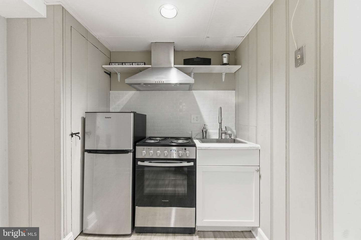 6467 Blenheim Road photo 33