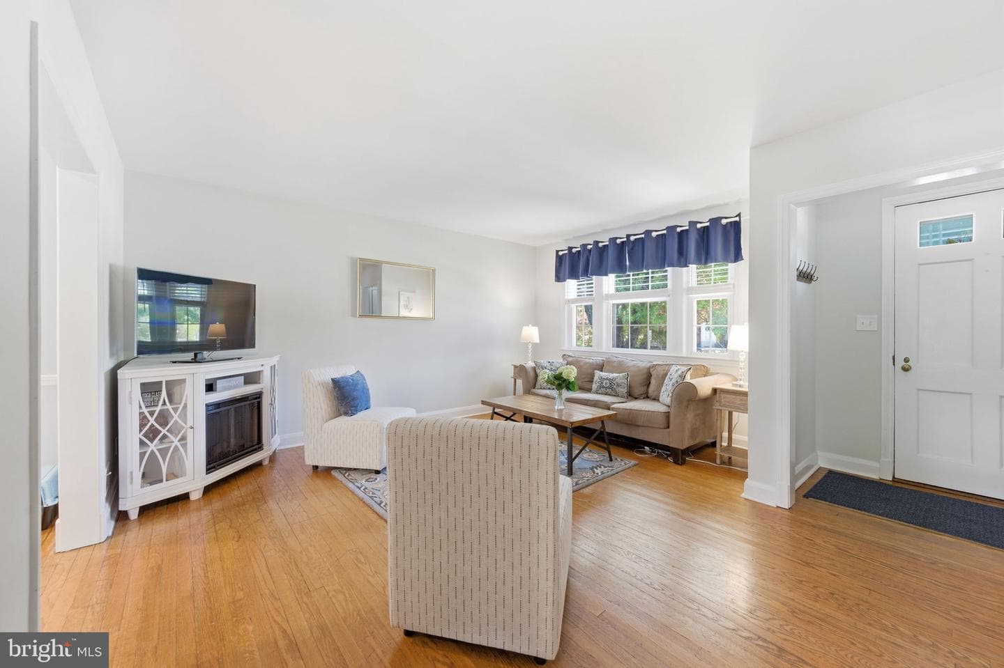 6467 Blenheim Road photo 8