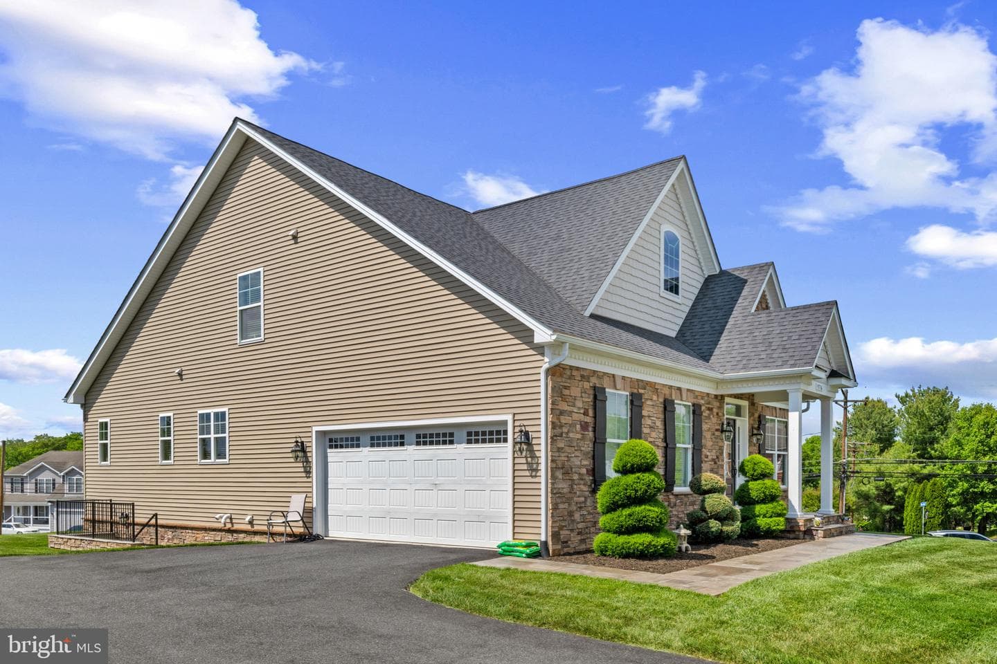 9736 Cross Road photo 4