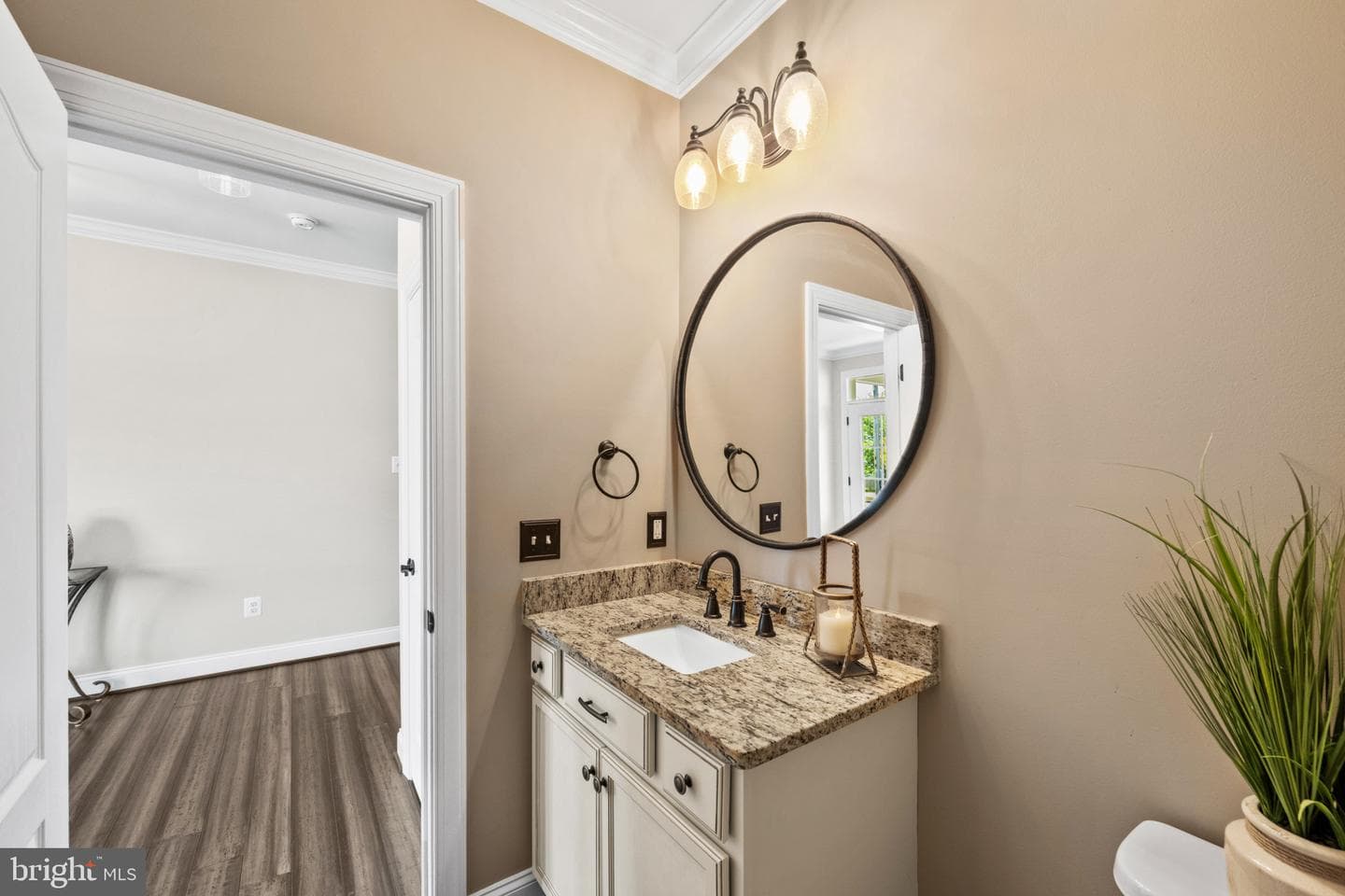 9736 Cross Road photo 7