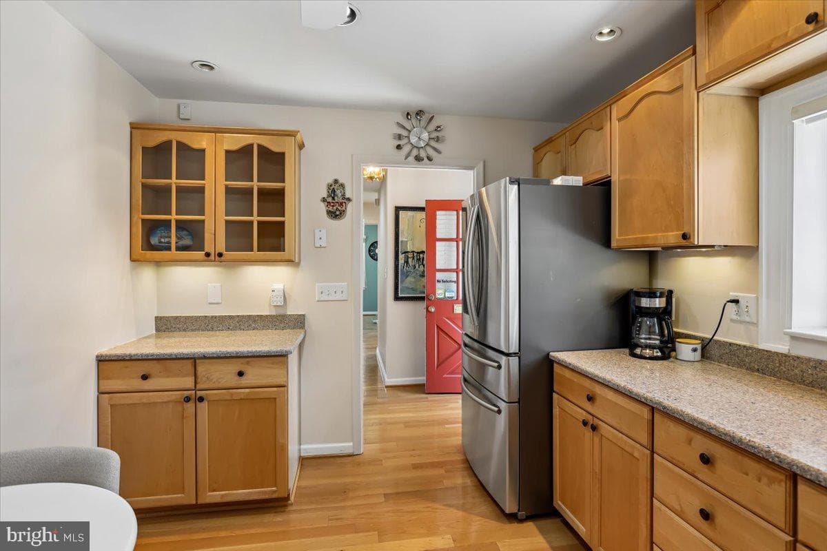 124 W Chestnut Hill Lane photo 7
