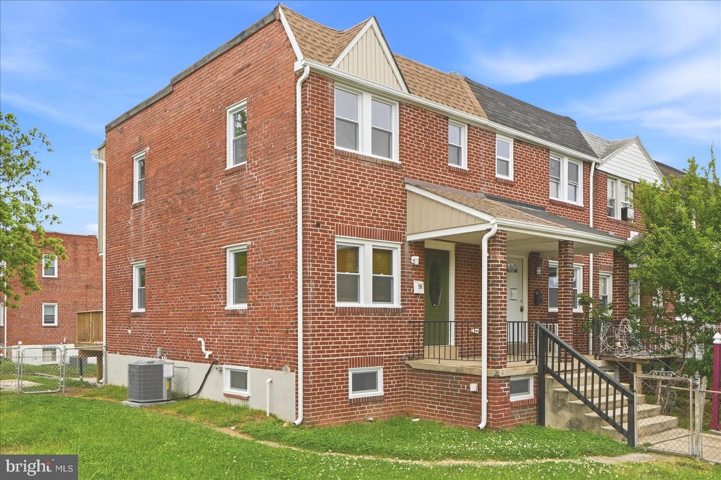 19 Warren Road photo 2