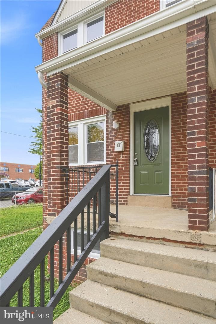 19 Warren Road photo 3