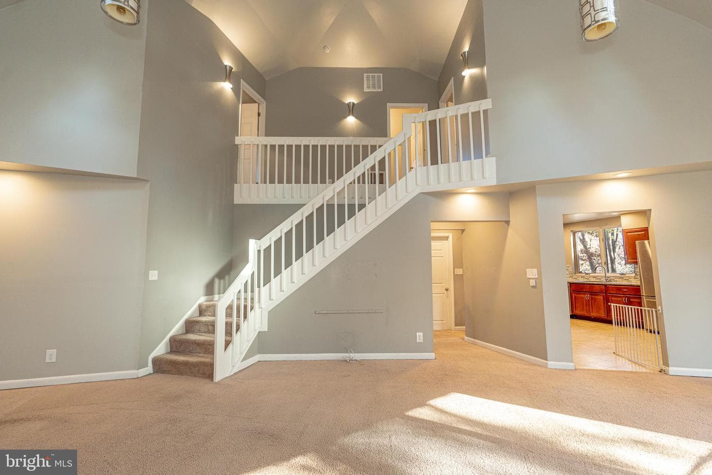 811 Cedar Avenue photo 3