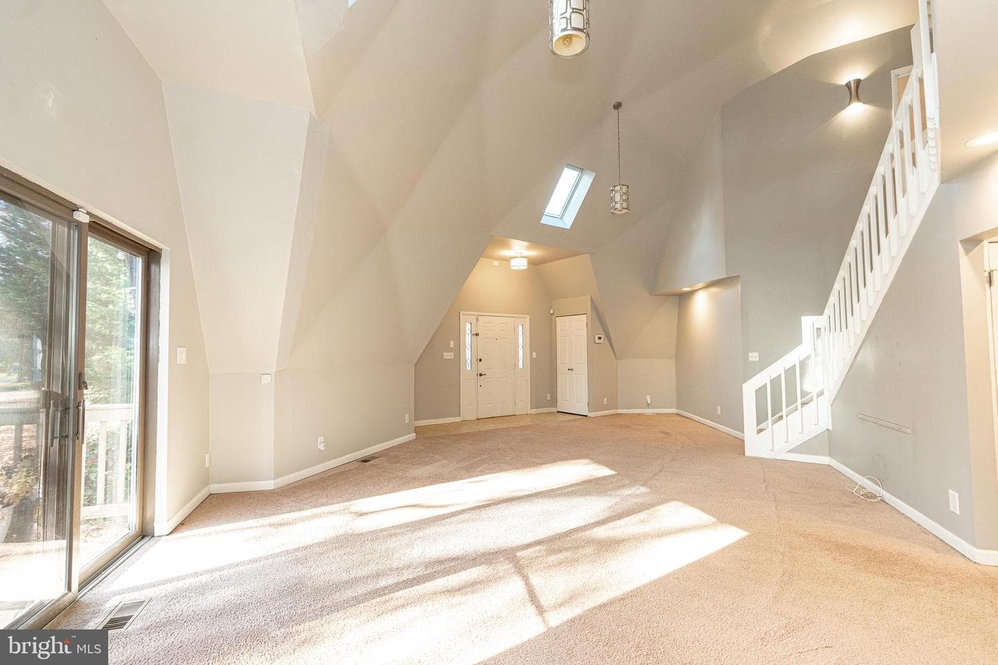 811 Cedar Avenue photo 4