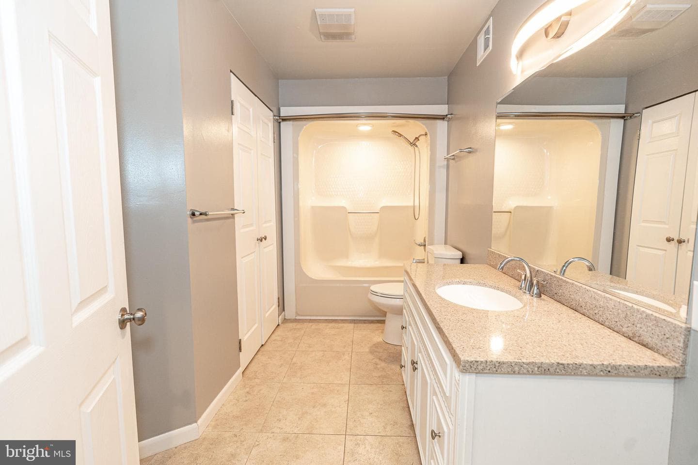 811 Cedar Avenue photo 8