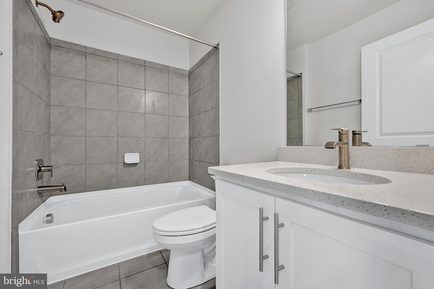31 Merion Ave photo 16