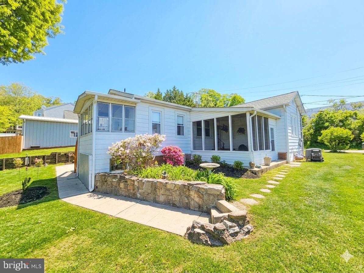 4107 Martin Avenue photo 3