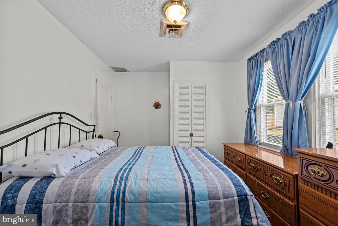 4107 Martin Avenue photo 6