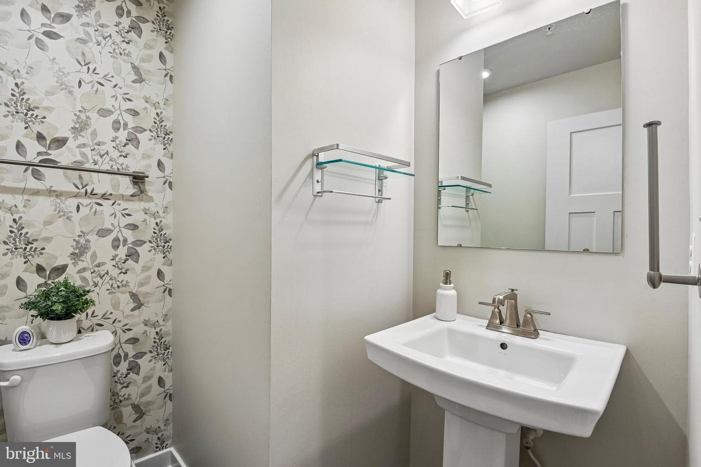 506 Ladywell Street photo 17