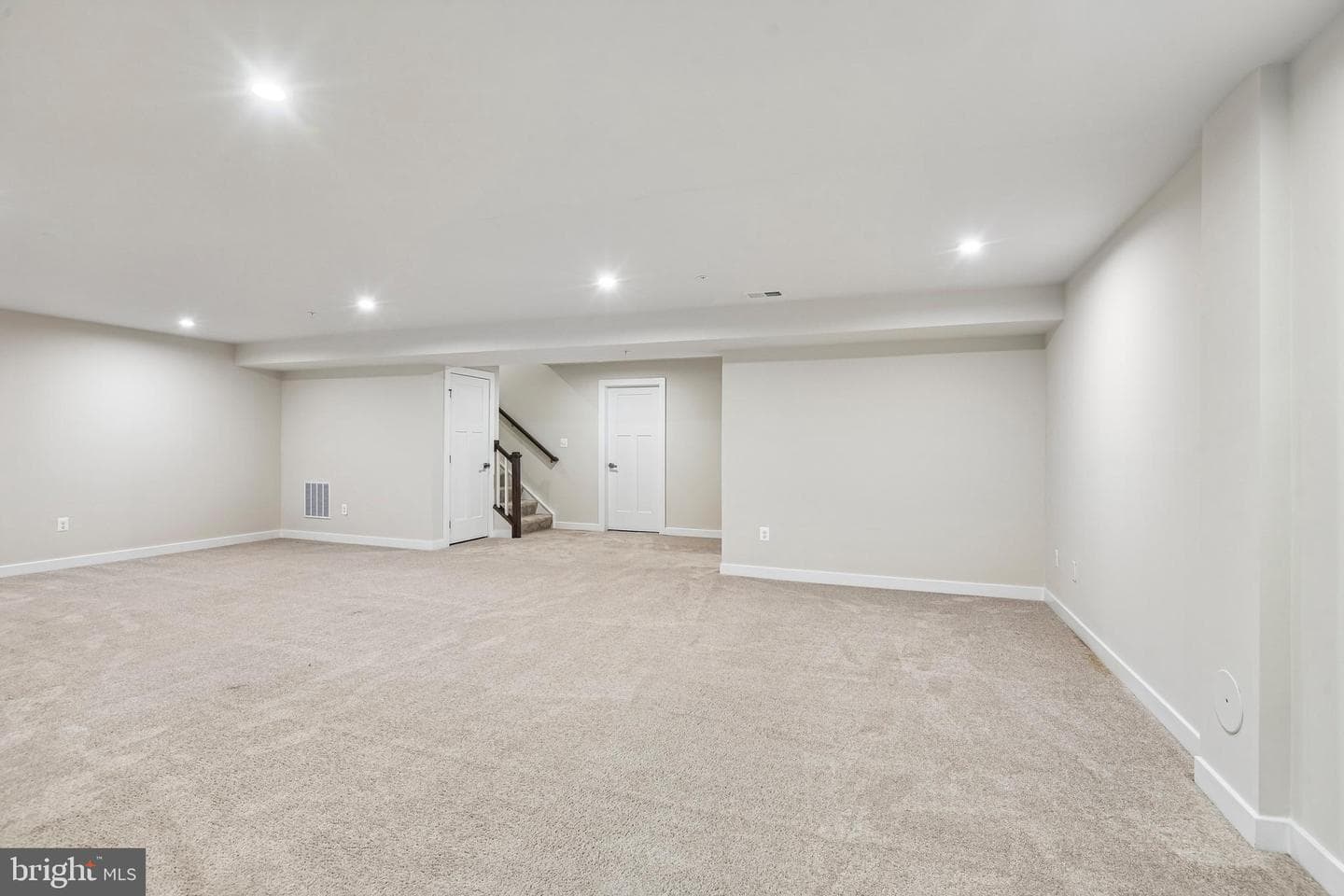 506 Ladywell Street photo 33