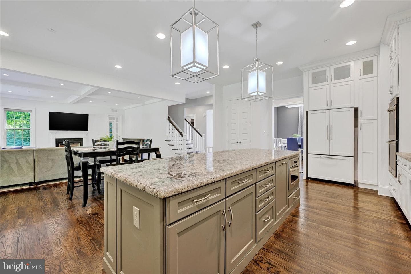 11702 Huntsworth Lane photo 27