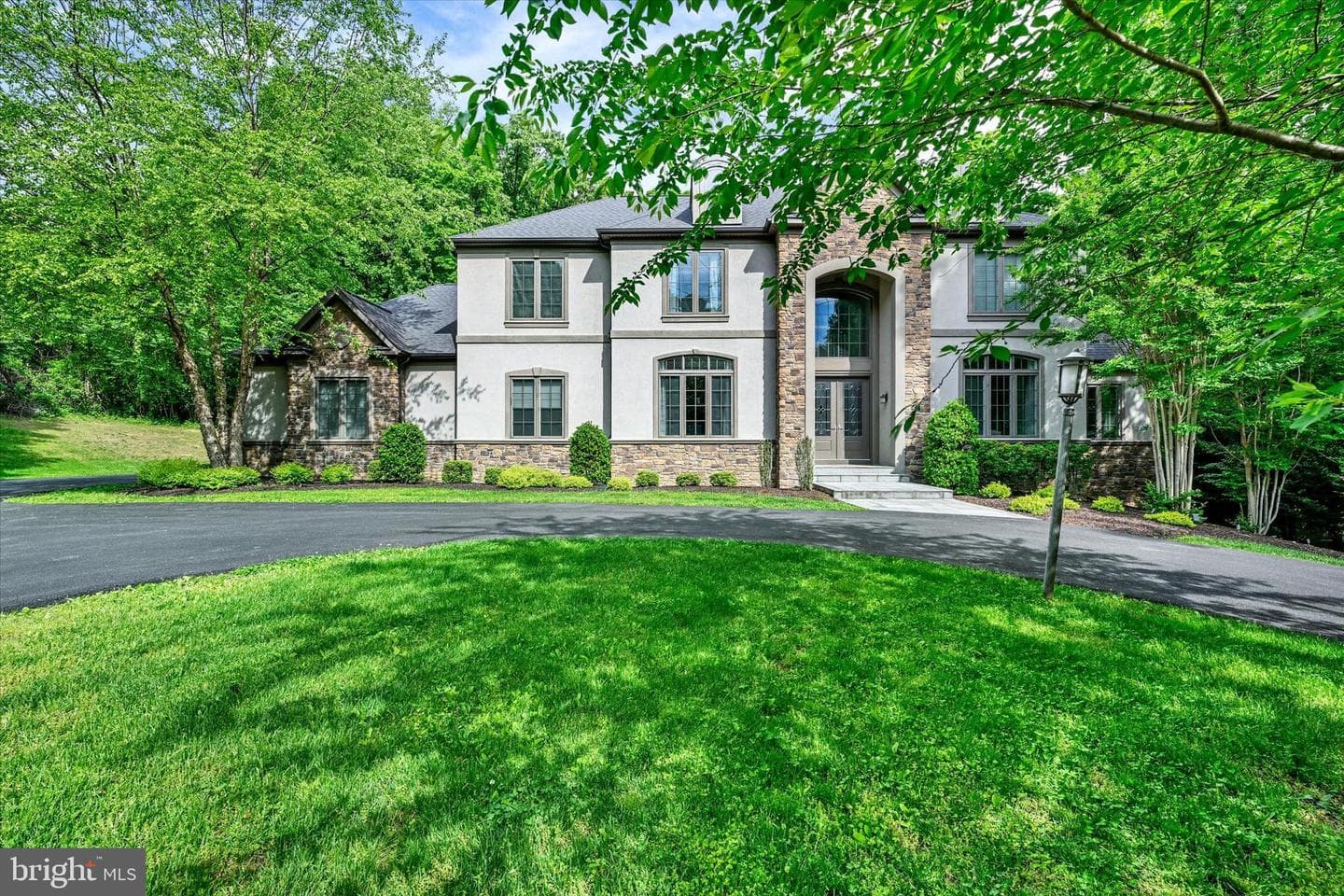 11702 Huntsworth Lane photo 3
