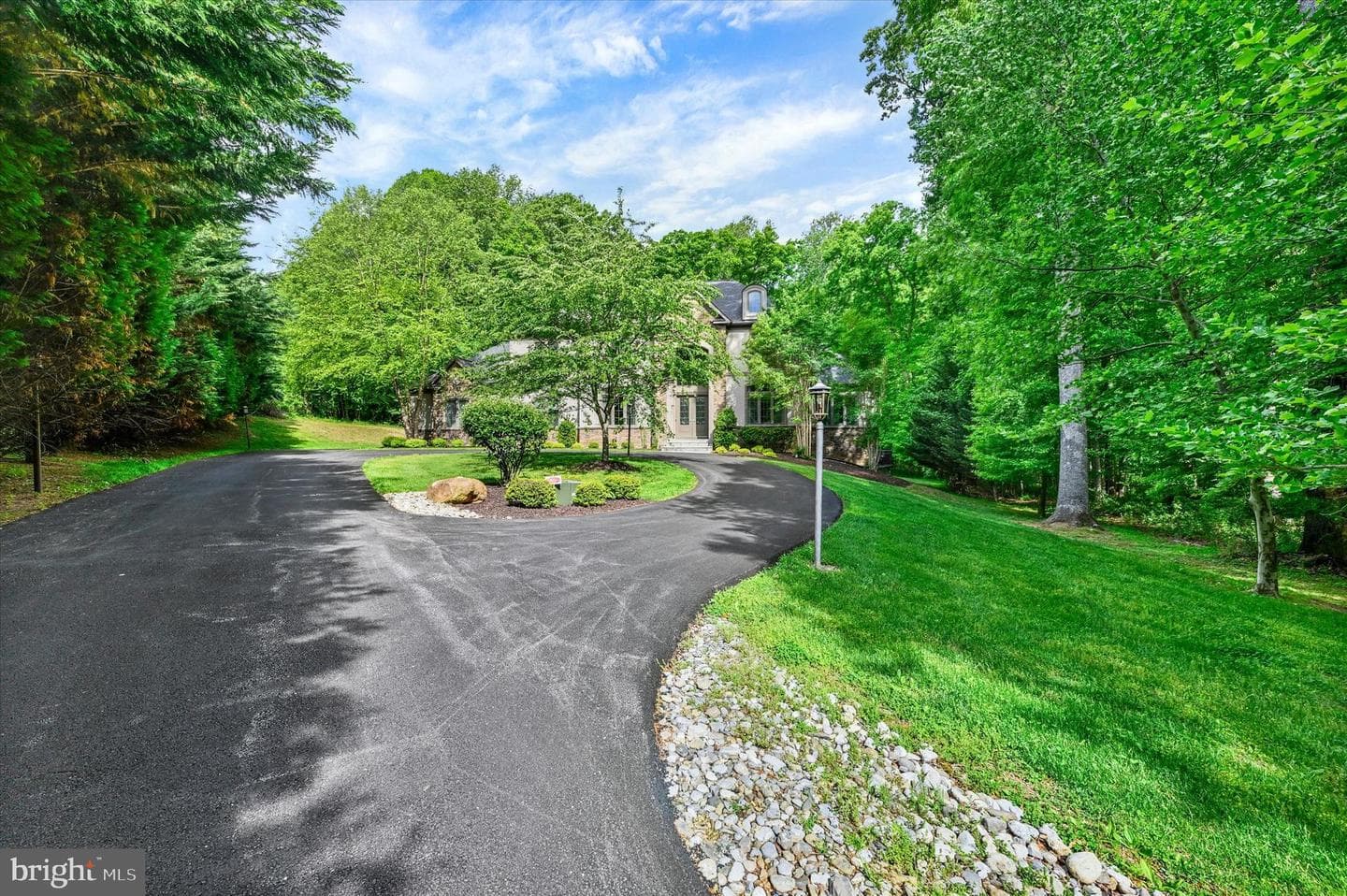 11702 Huntsworth Lane photo 5