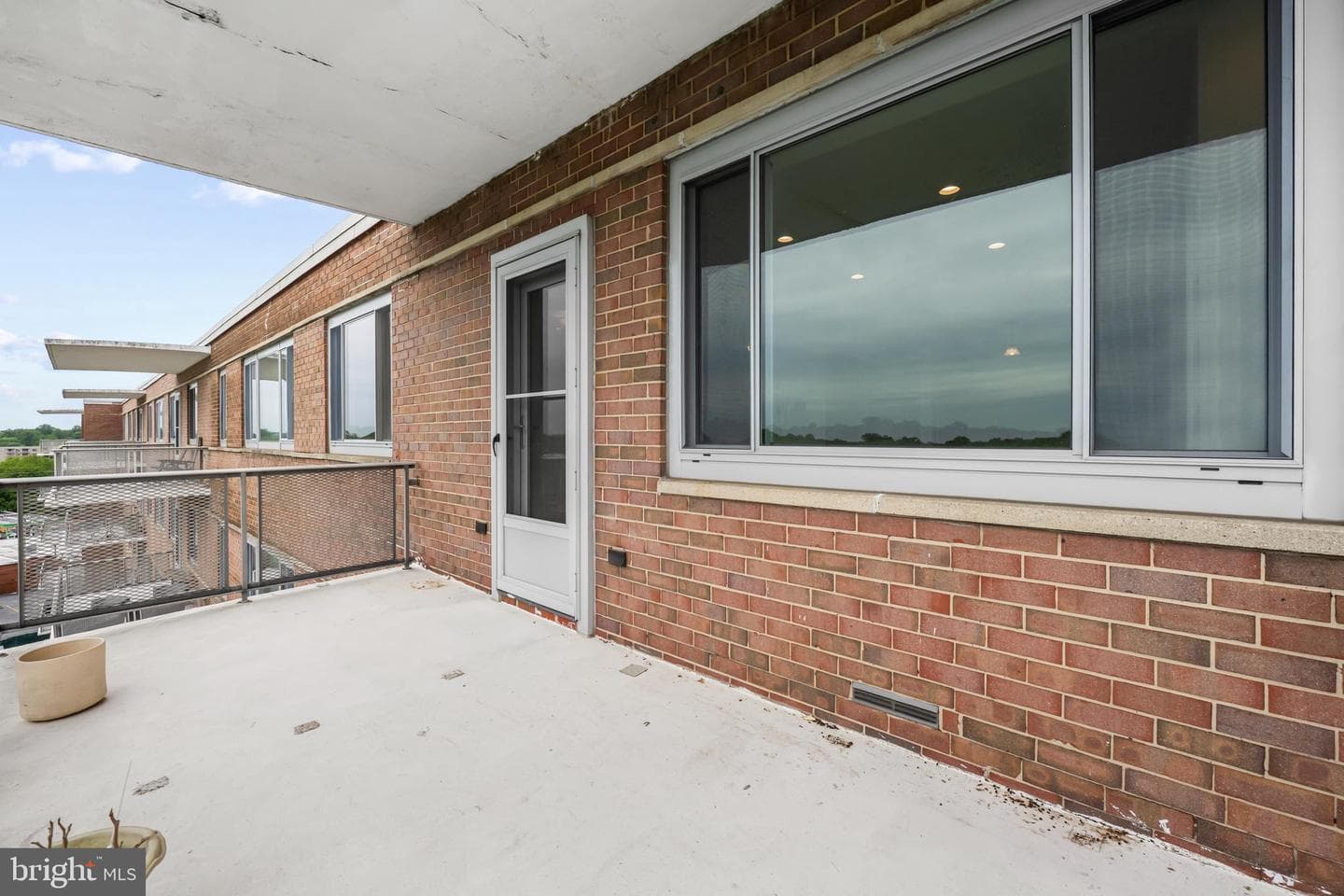 11 Slade Avenue #911 photo 9