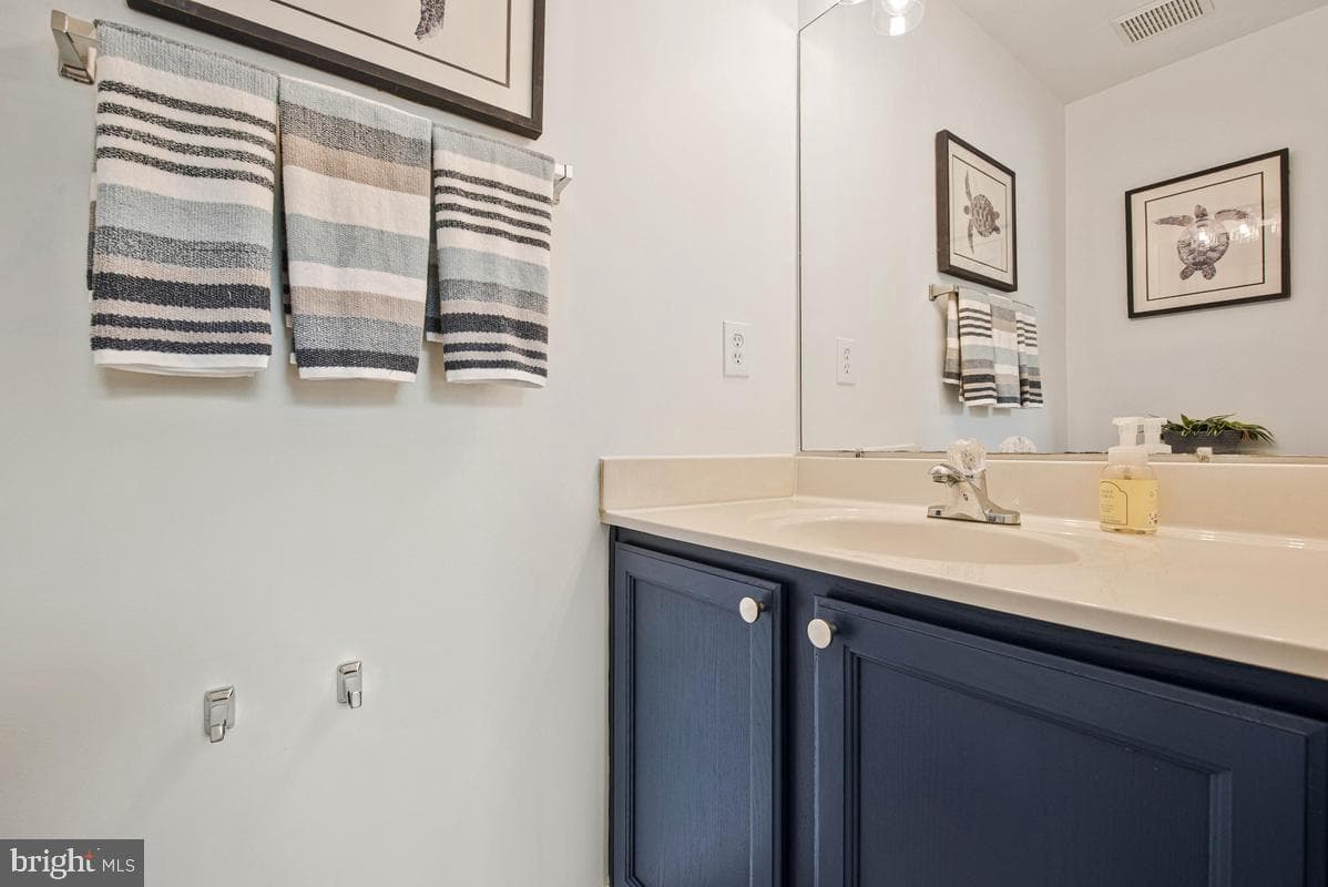 4427 Kentford Road photo 7