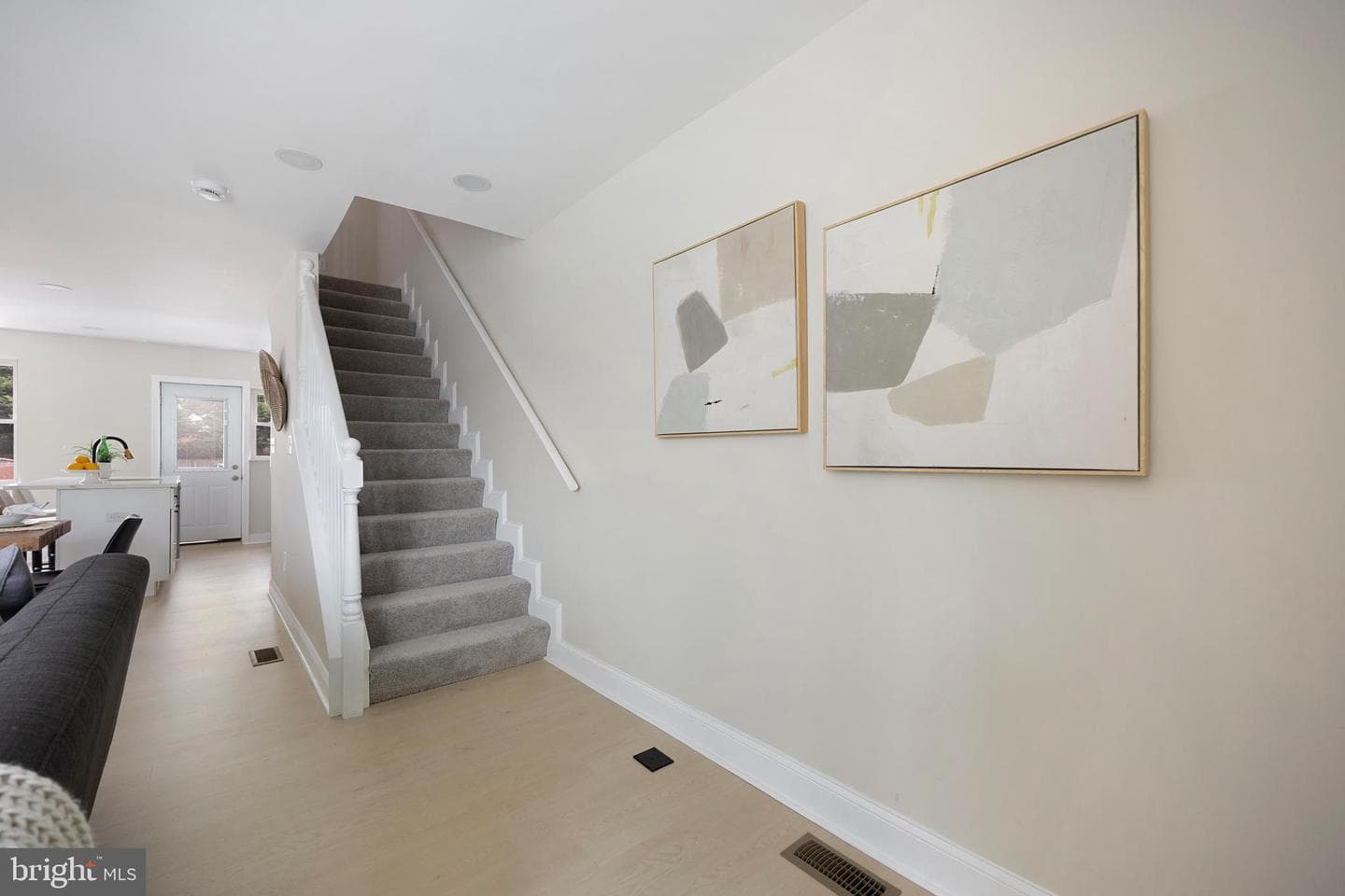8048 Kavanagh Road photo 18