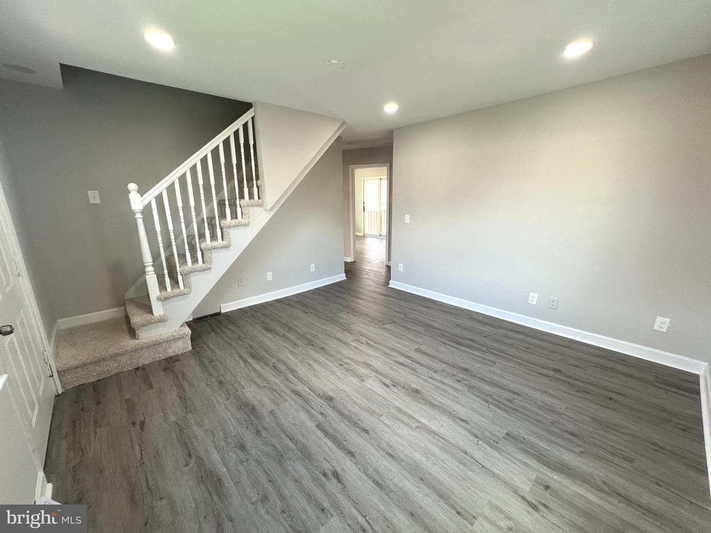 548 Marlyn photo 12
