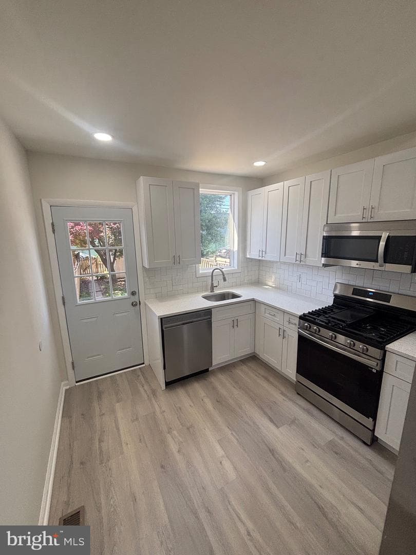 6769 Woodley Road photo 7