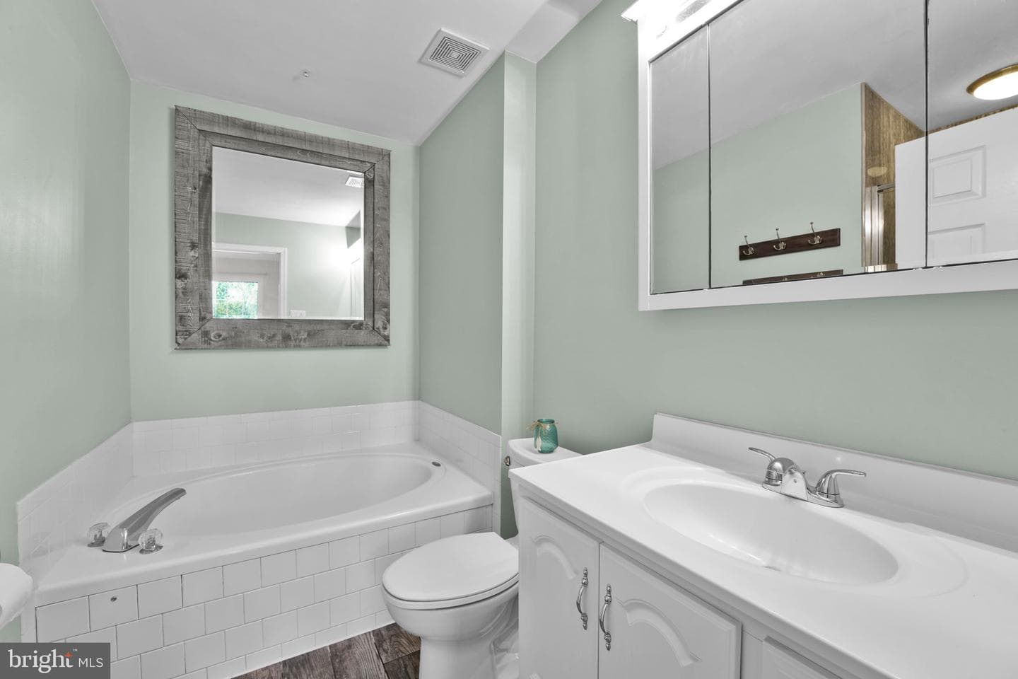 8008 Green Valley Lane photo 20