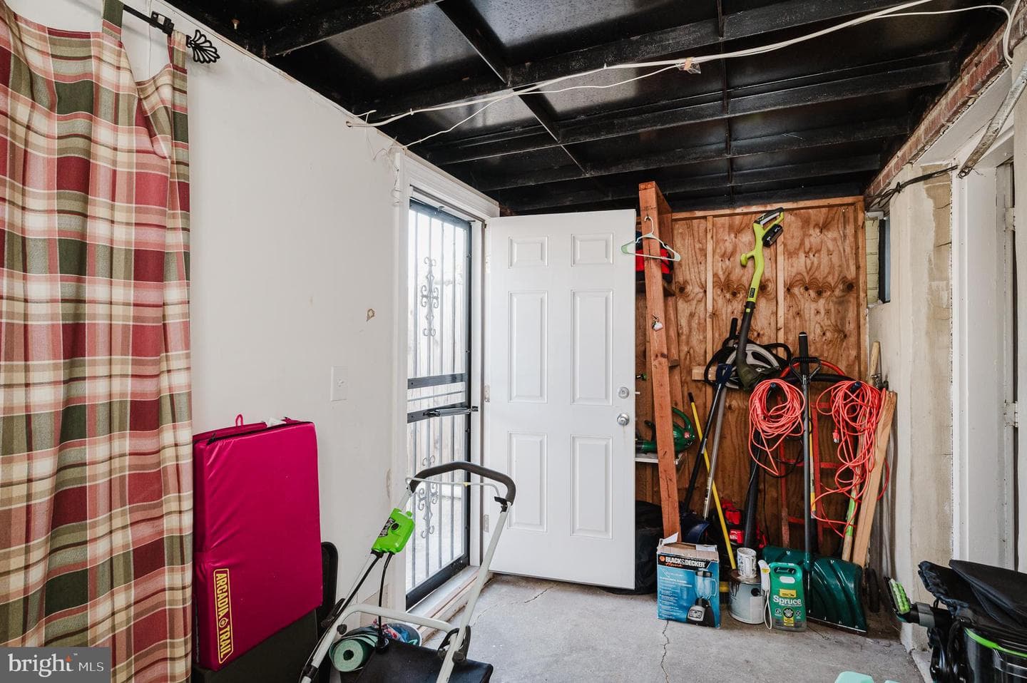 1363 Halstead Road photo 38