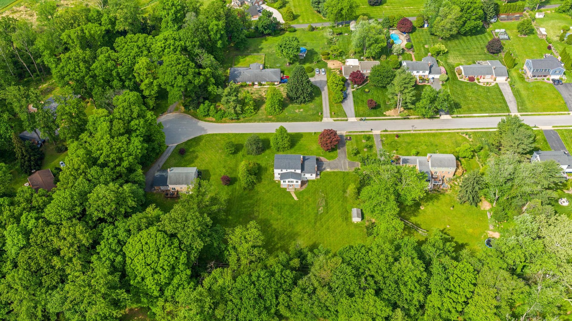 13607 Devonbrook Road photo 42
