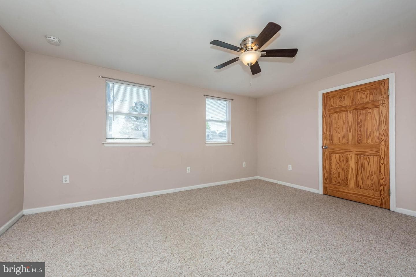 7602 Carson Ave photo 17