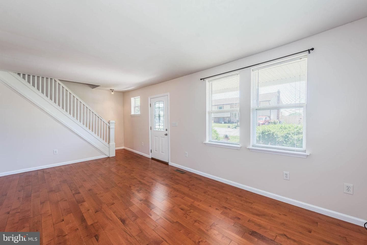 7602 Carson Ave photo 2