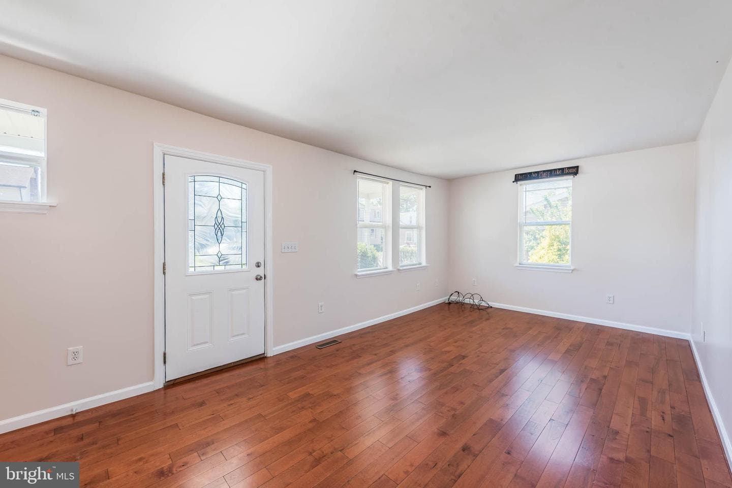 7602 Carson Ave photo 4