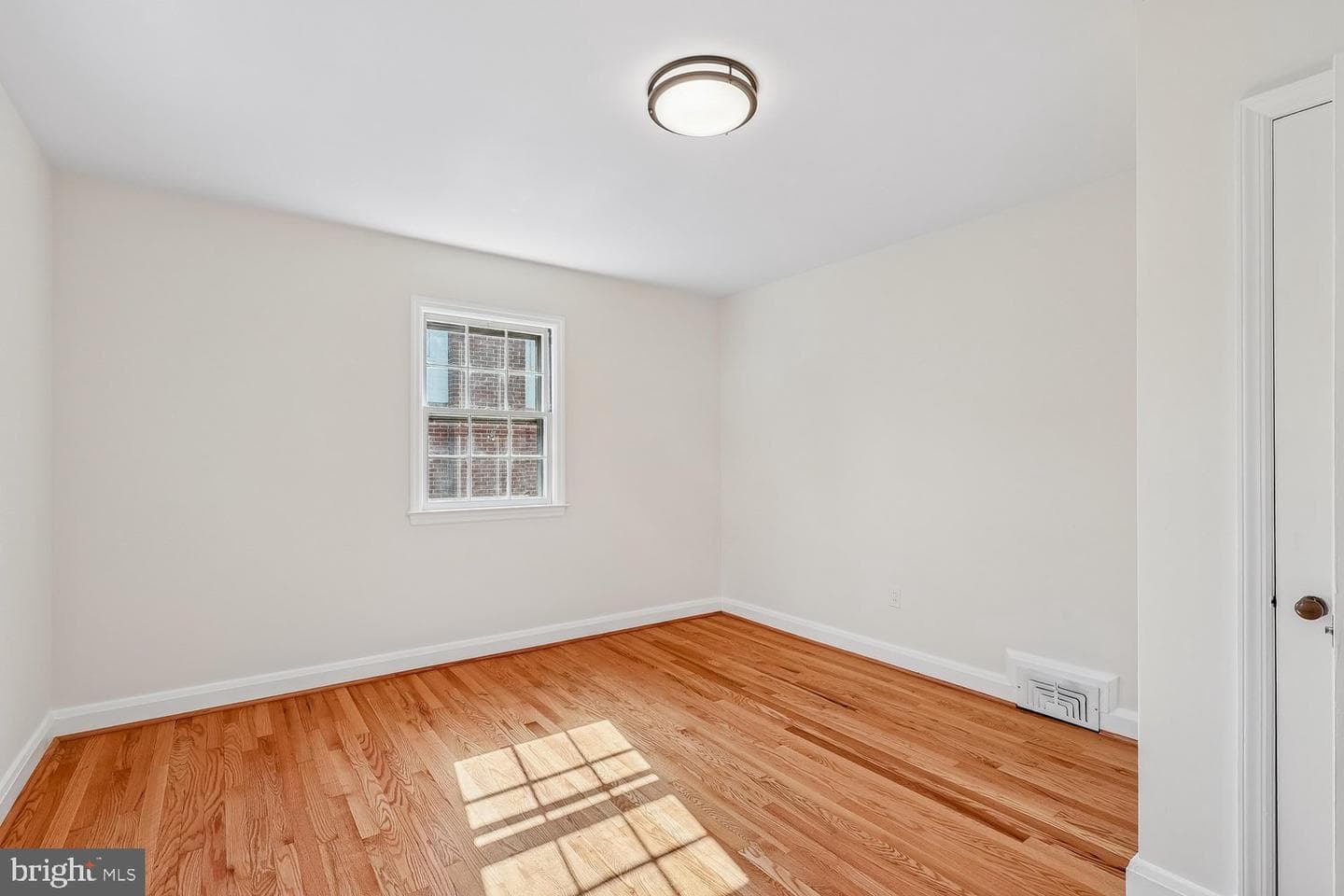 526 Stevenson Lane photo 22