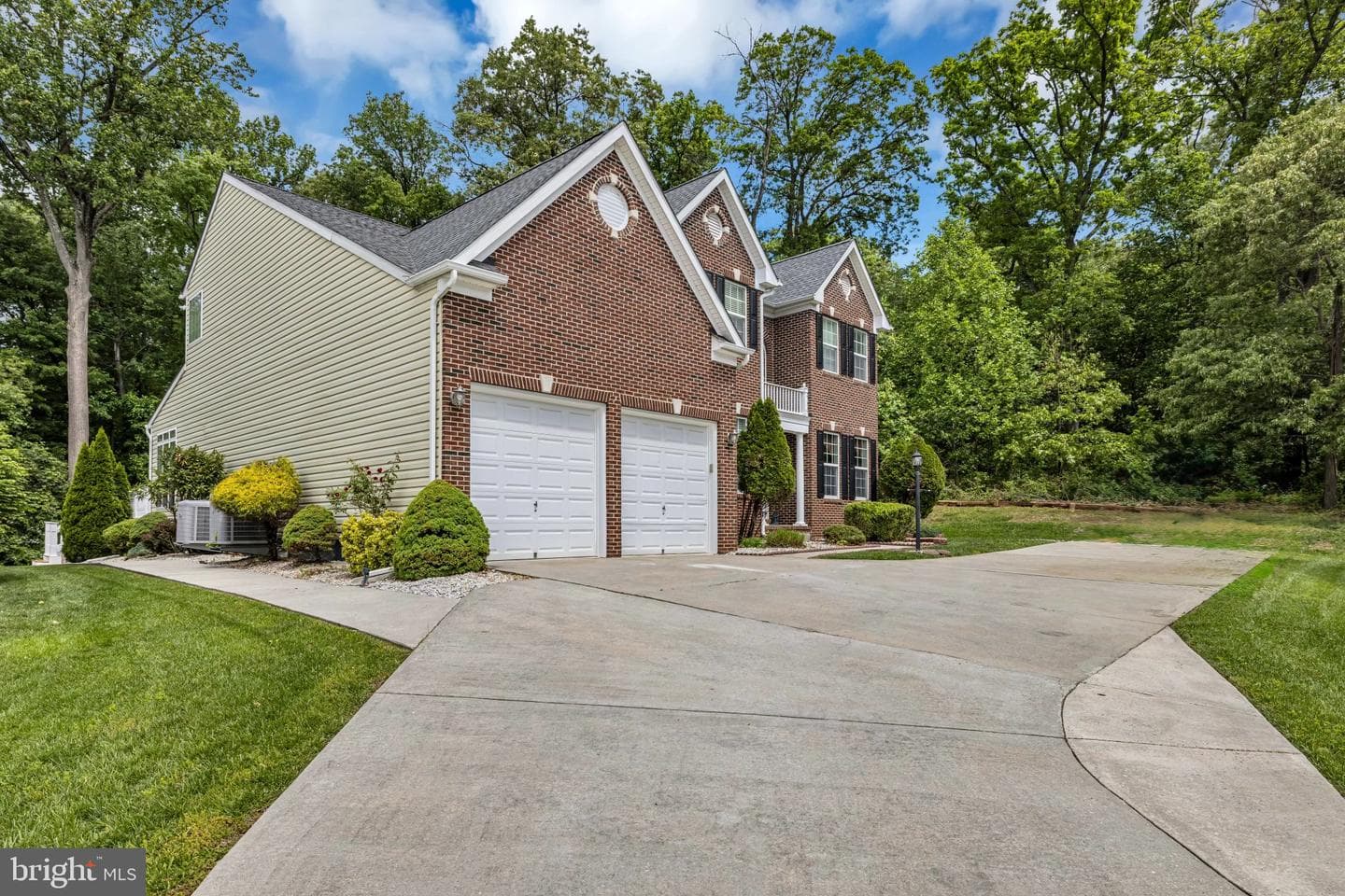 7628 Cedar Pond Lane photo 3
