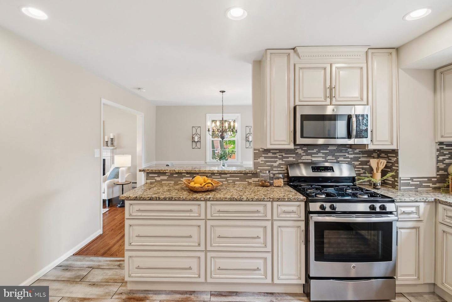 214 Chantrey Road photo 13
