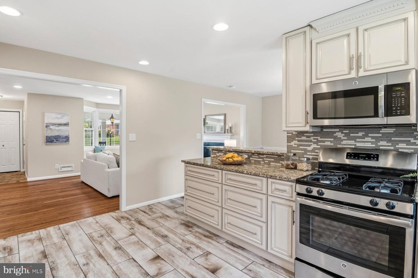 214 Chantrey Road photo 14