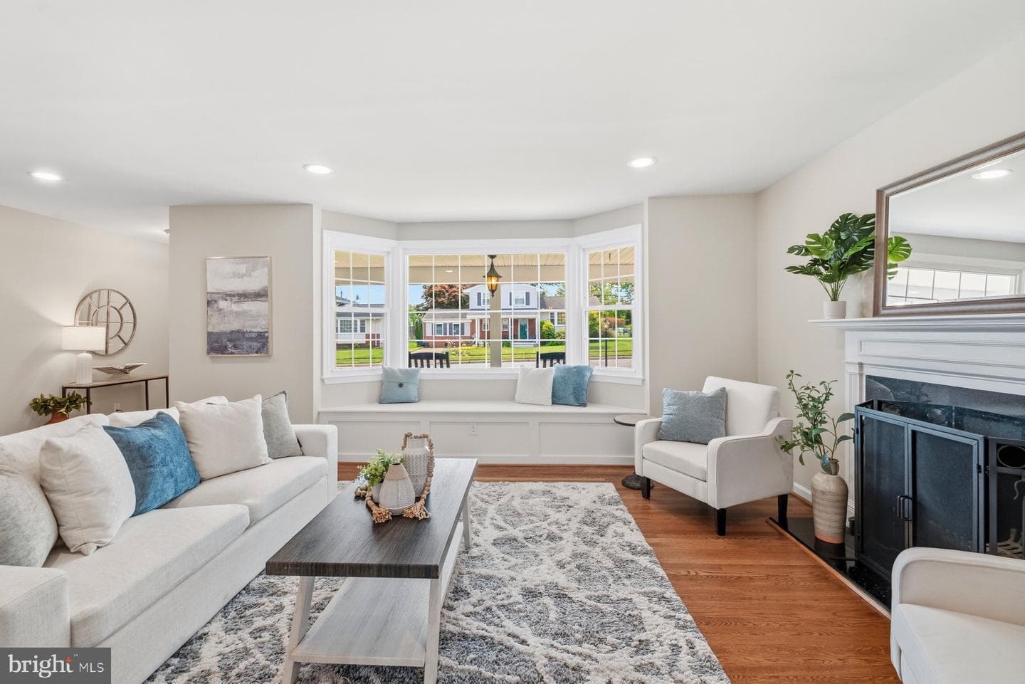 214 Chantrey Road photo 8