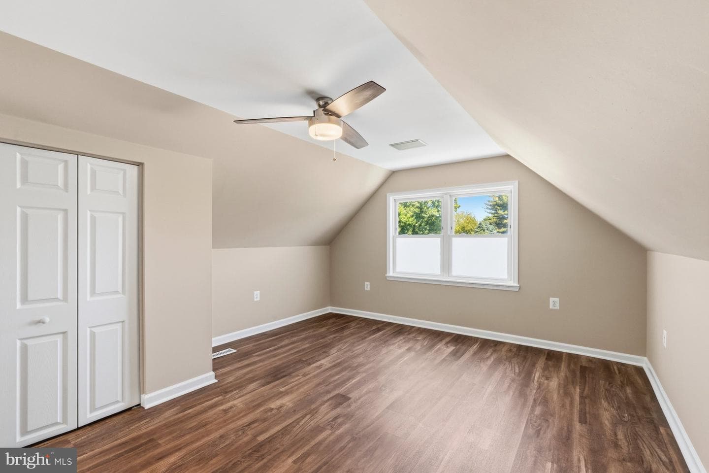 9704 Oakdale Avenue photo 21