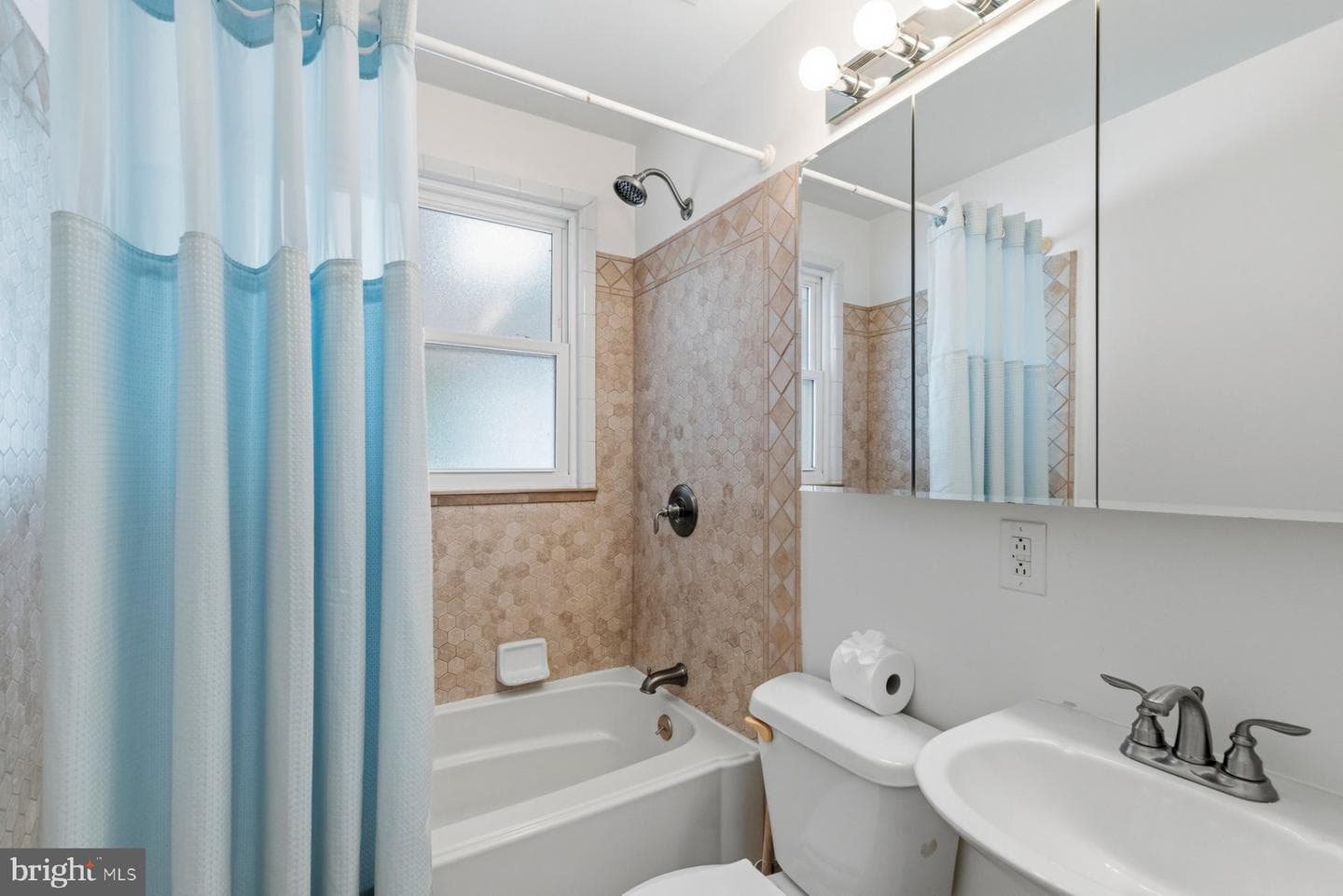 9704 Oakdale Avenue photo 26