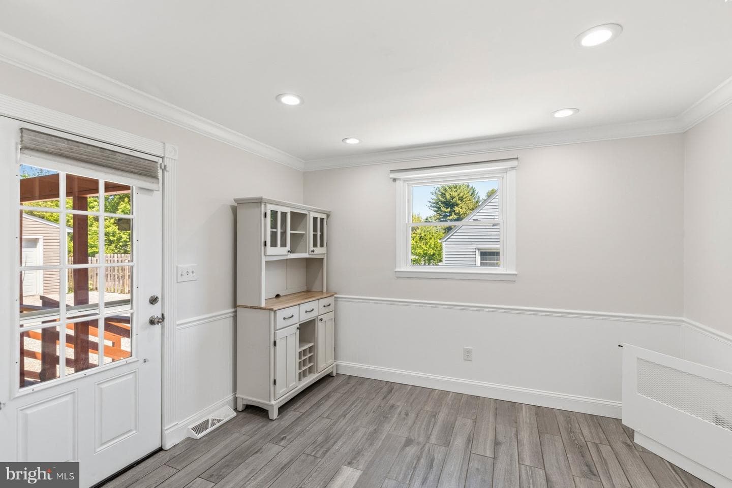 9704 Oakdale Avenue photo 32