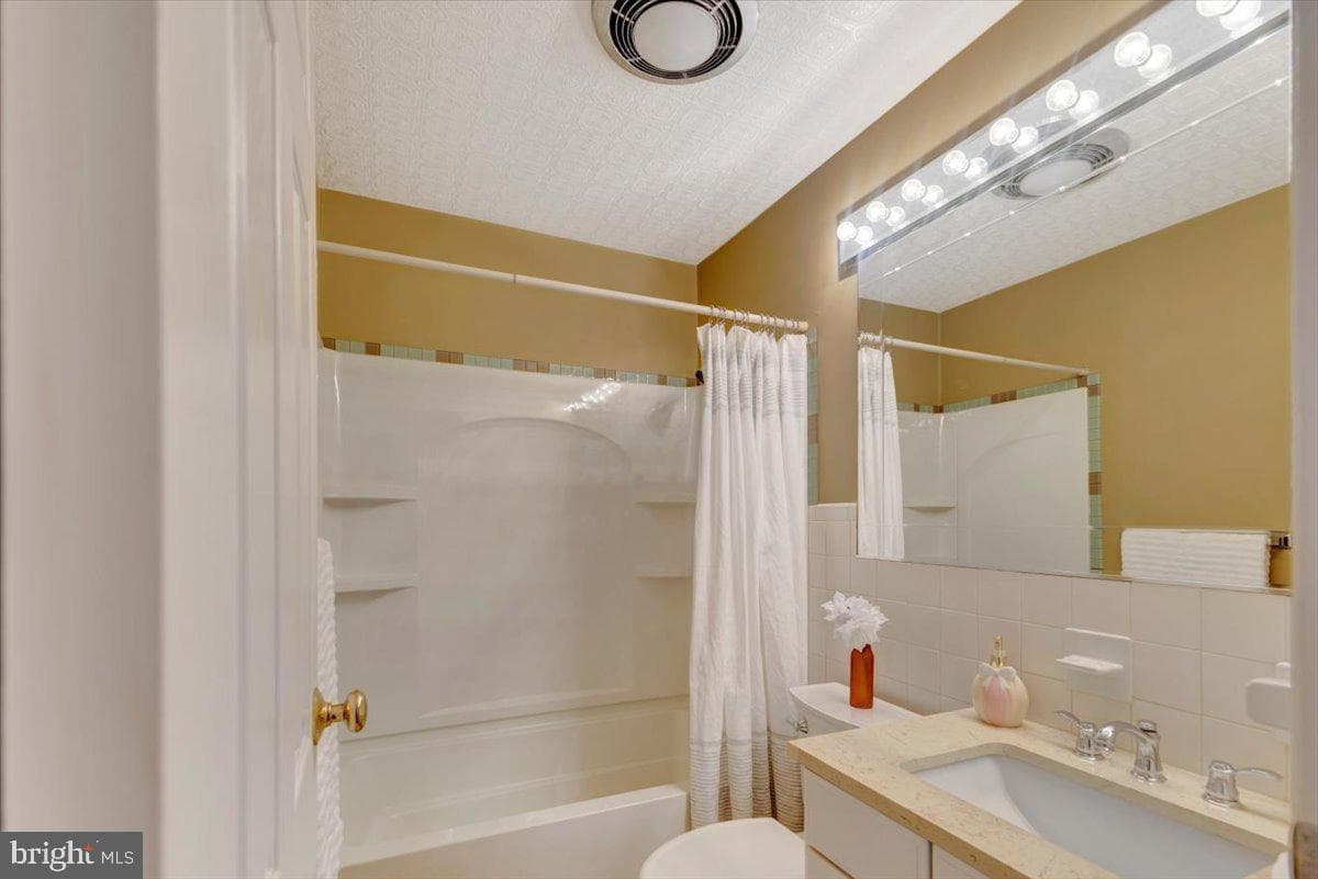 101 Sunnyking Drive photo 17