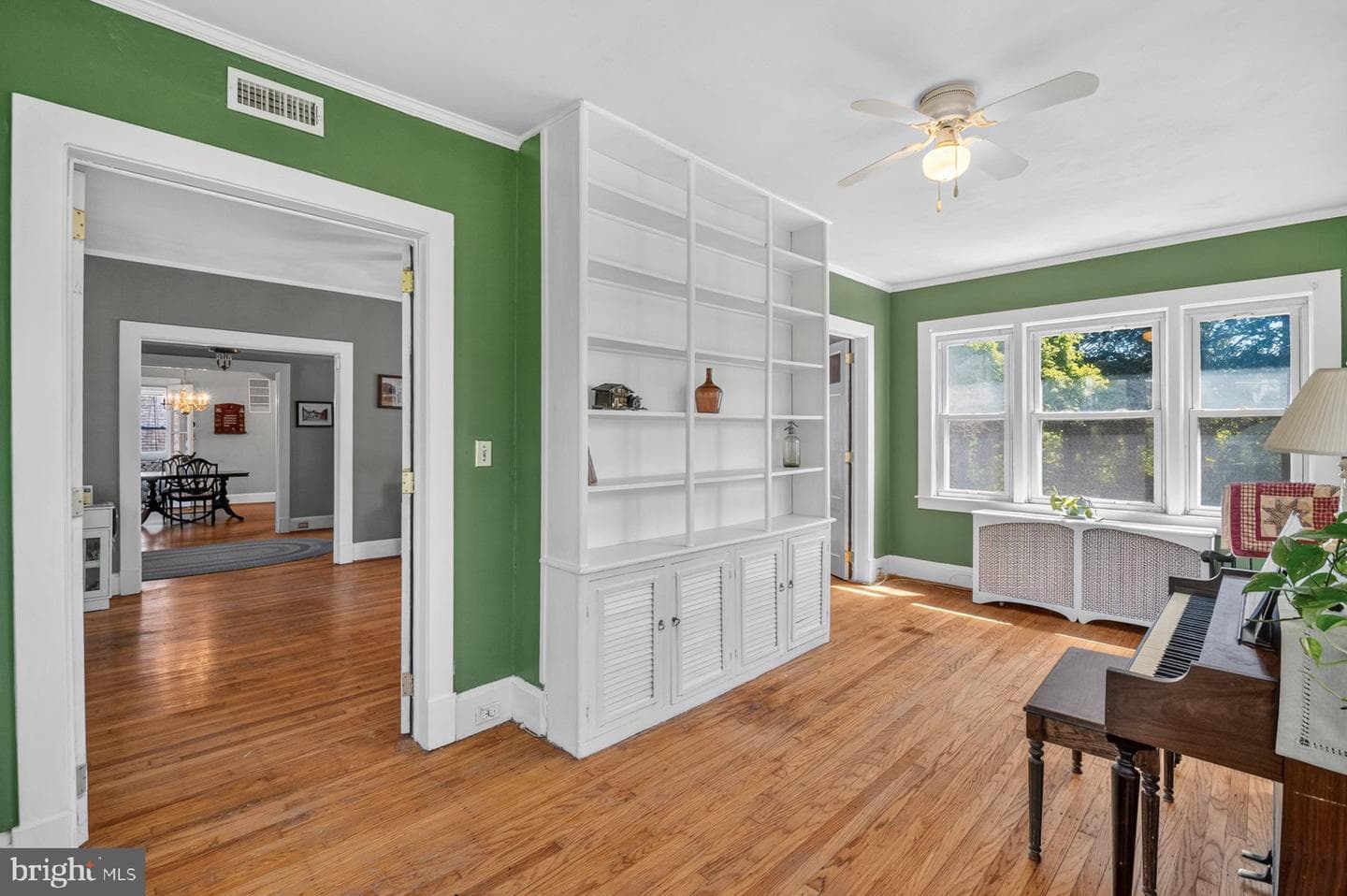 121 Forest Avenue photo 10