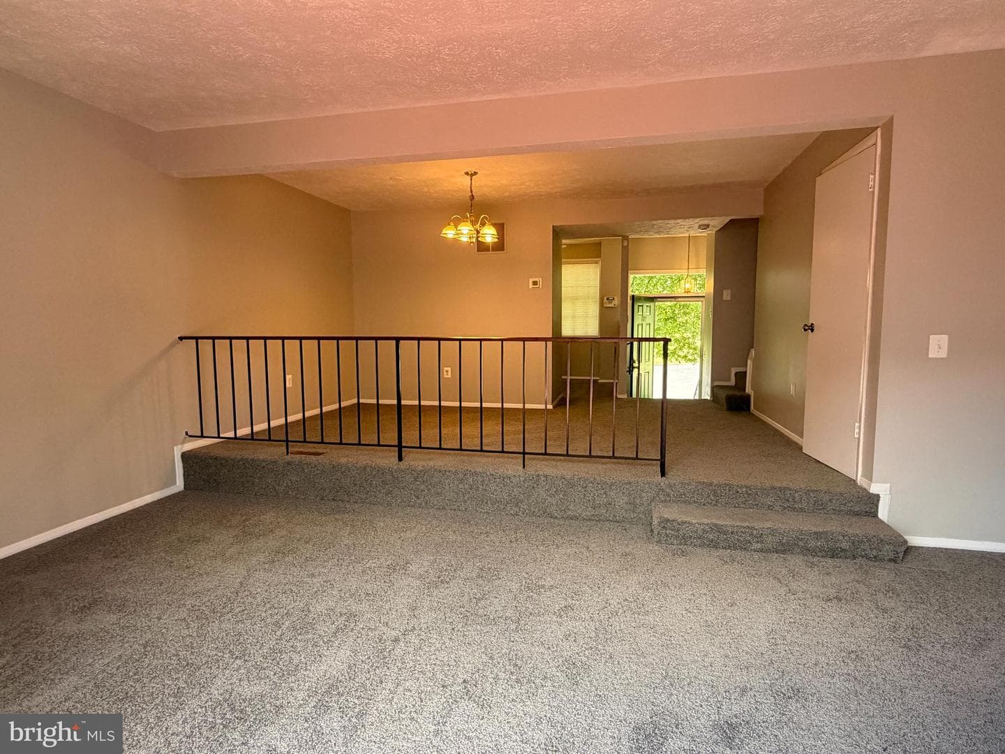 807 Joshua Tree Court photo 4