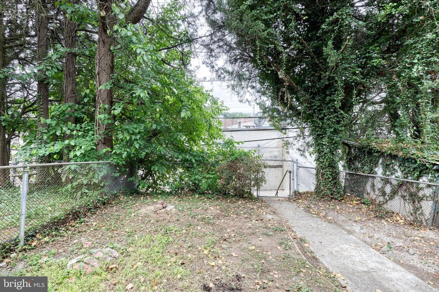 934 Radcliffe Road photo 25