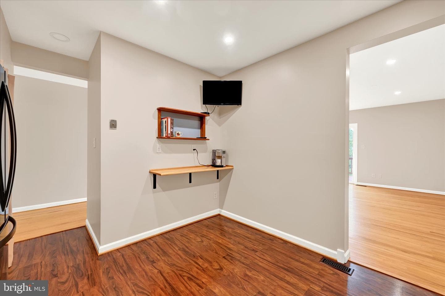 2317 Wonderview Road photo 9