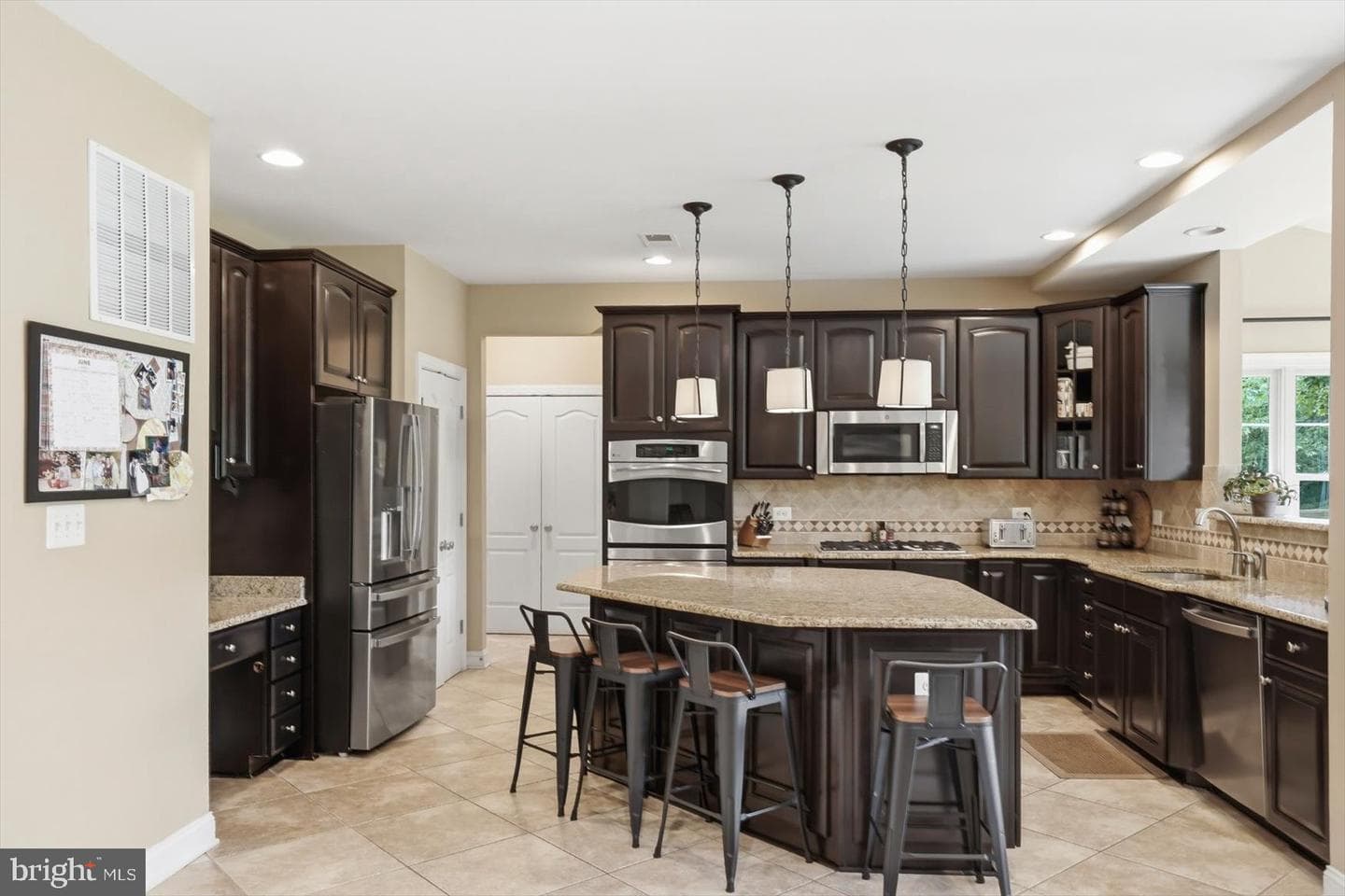 310 Lyon Ct photo 11
