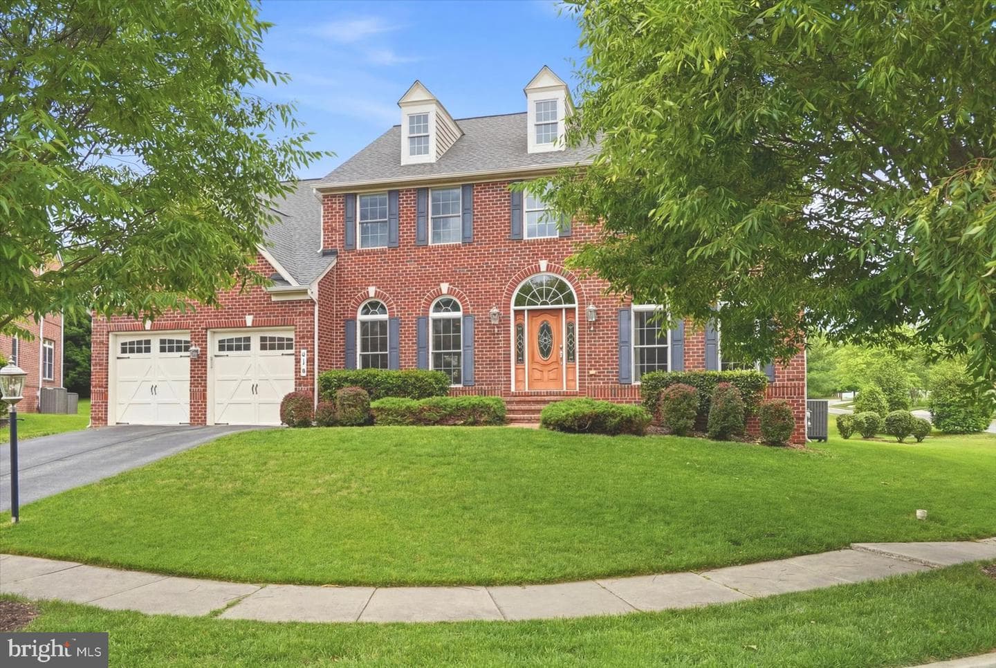 310 Lyon Ct photo 2