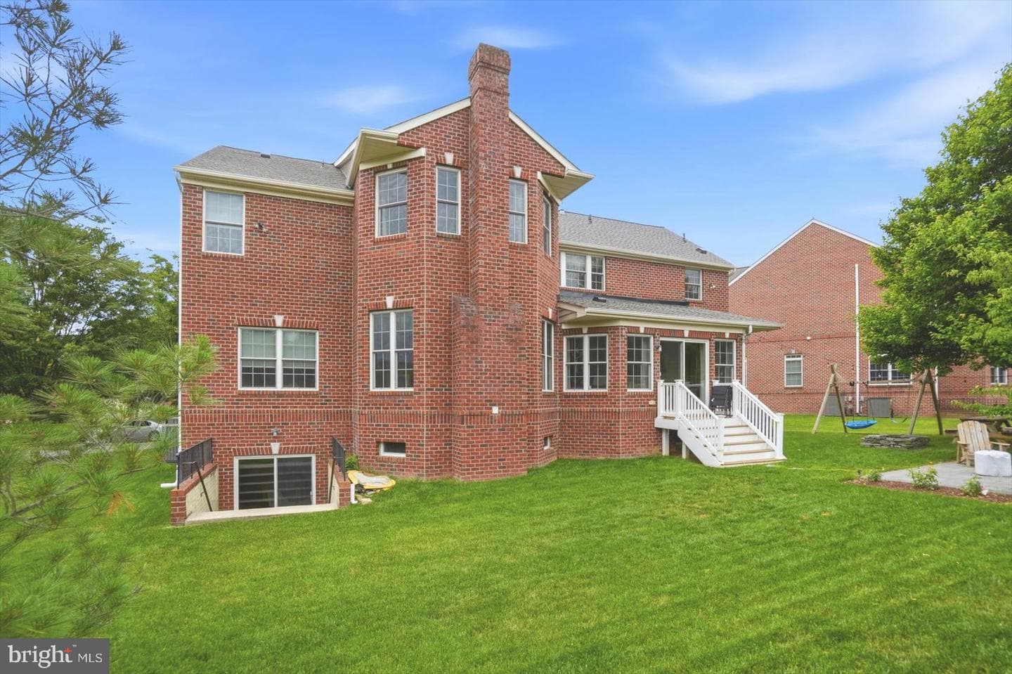 310 Lyon Ct photo 3