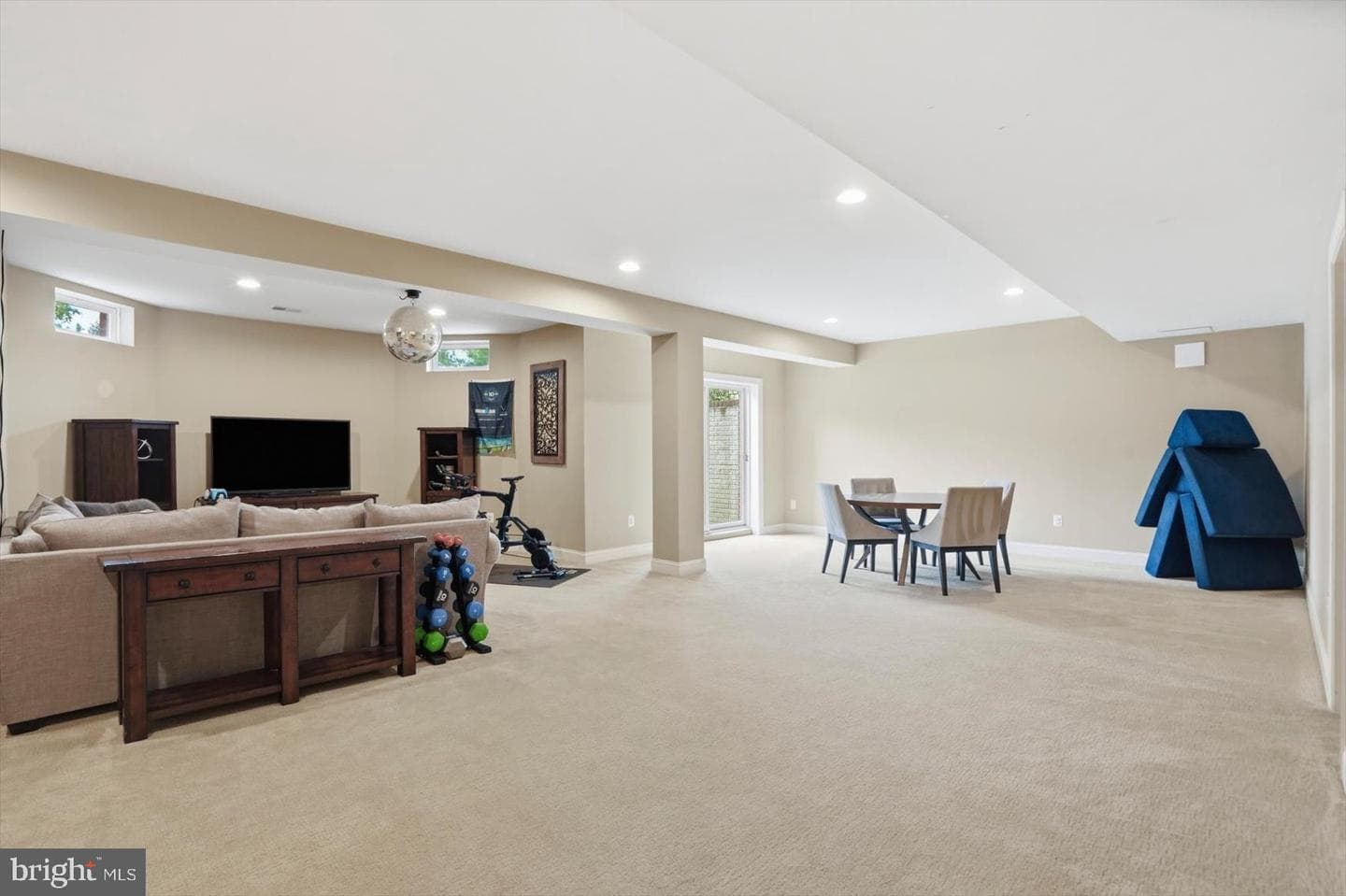 310 Lyon Ct photo 41