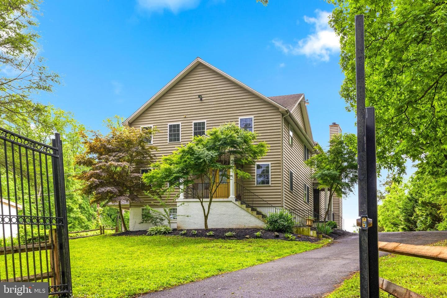 11809 Cedar Lane photo 3