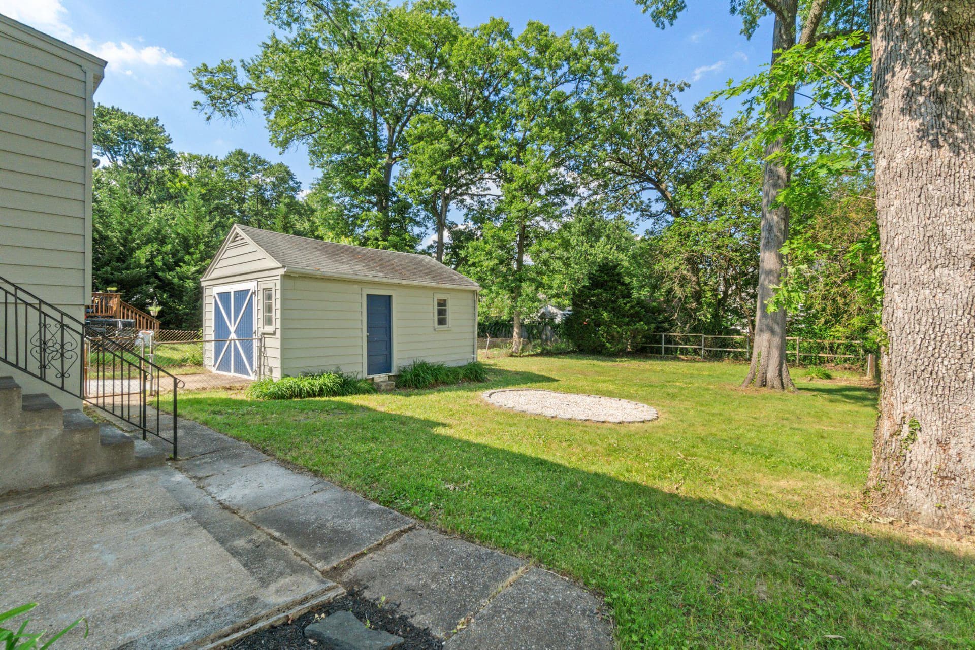 419 Locust Drive photo 14