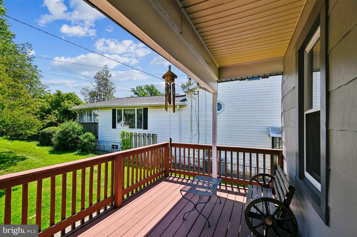 1817 Maxwell Ave photo 17