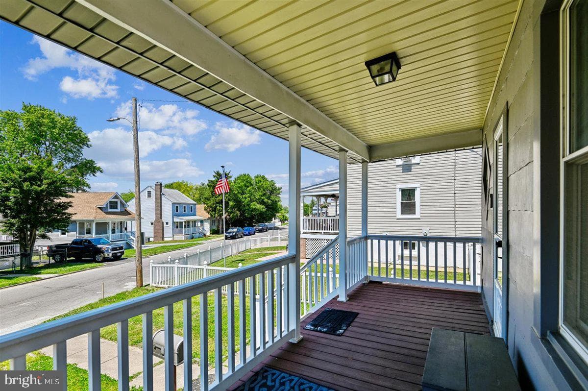 1817 Maxwell Ave photo 9
